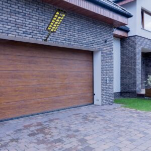 Lampa solarna do ogrodu 2400W Rohsel - Produkt w użyciu / Dzień